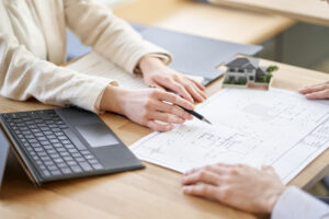 日本出国中は、新しい在留カードが入管から発行されないので注意【経営管理ビザの更新】